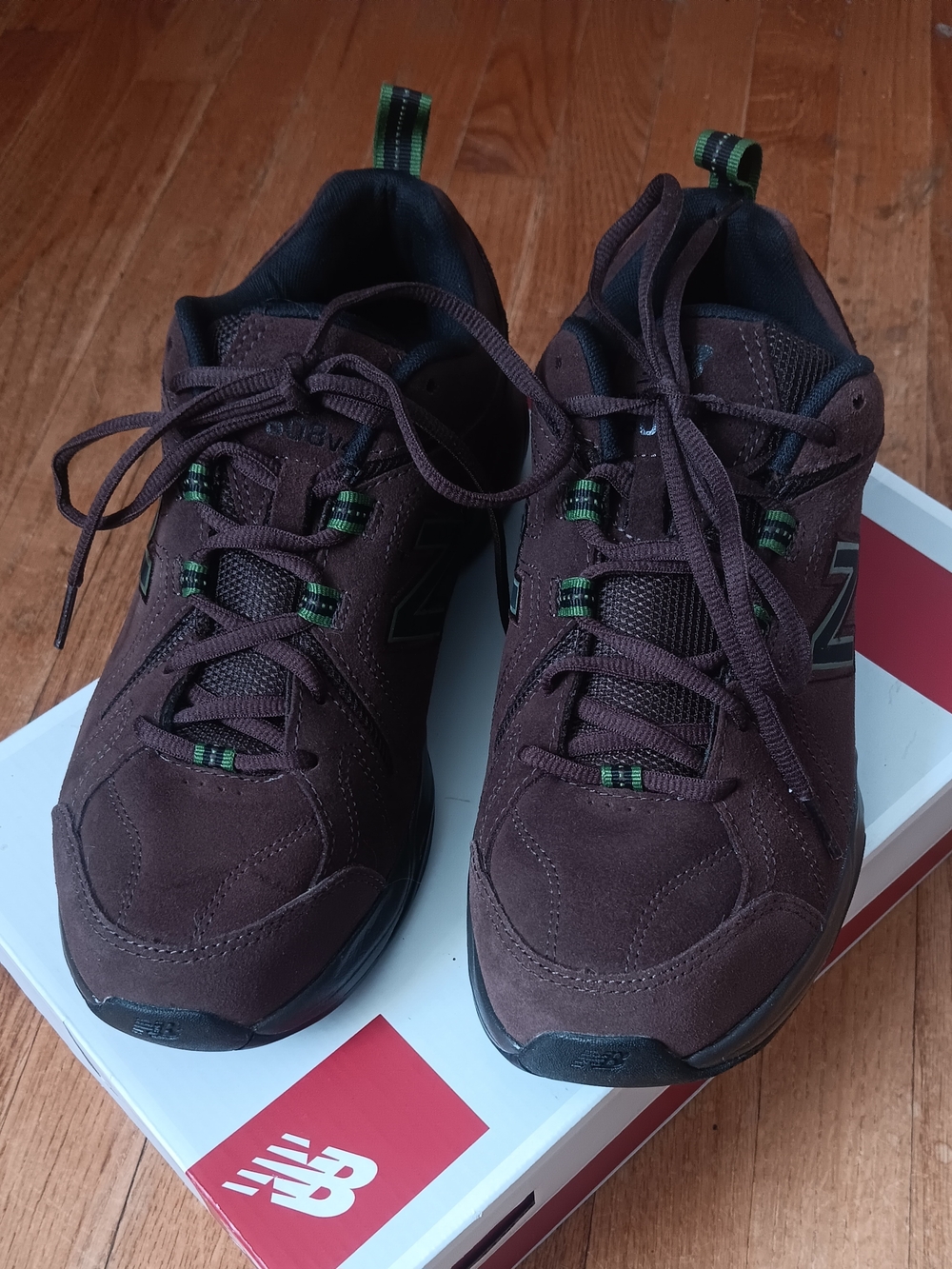 NIB New Balance Men's 608v4 Dark Brown Suede & Green Athletic Training Sneaker 9